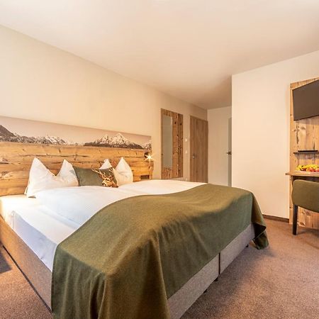 HomeHotel Salzberg Berchtesgaden Buitenkant foto A typical room at the Hotel Garni Alpenblick