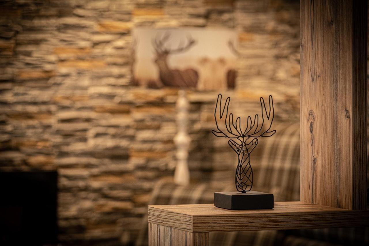 HomeHotel Salzberg Berchtesgaden Buitenkant foto The trophy of the award